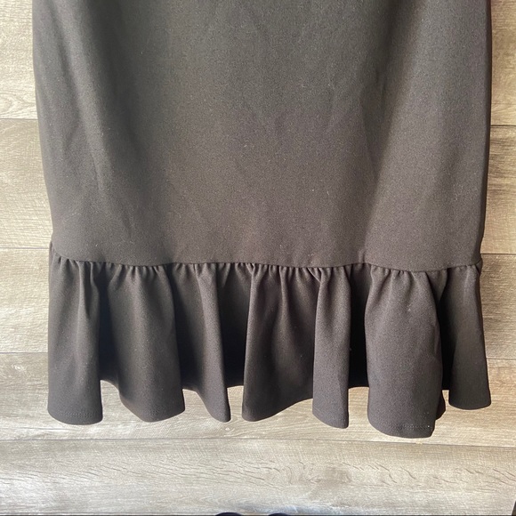 Betsey Johnson ruffle bottom black shift dress - Picture 2 of 7